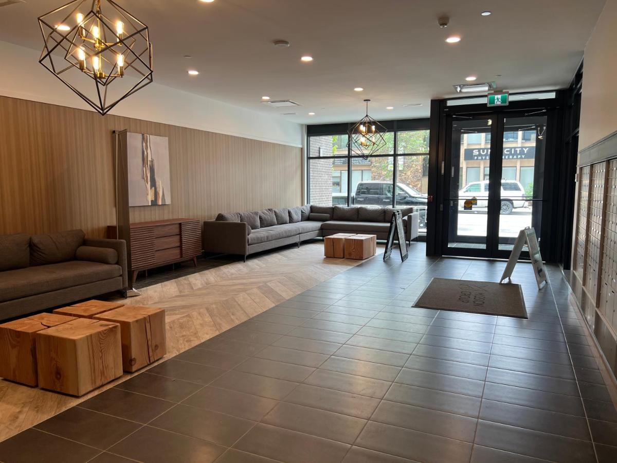 Amazing Brand New Lakeview Condo Downtown Kelowna Buitenkant foto