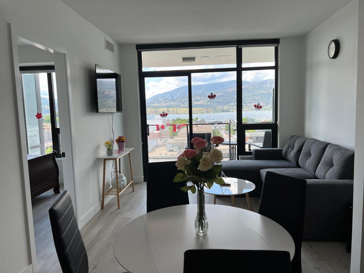 Amazing Brand New Lakeview Condo Downtown Kelowna Buitenkant foto