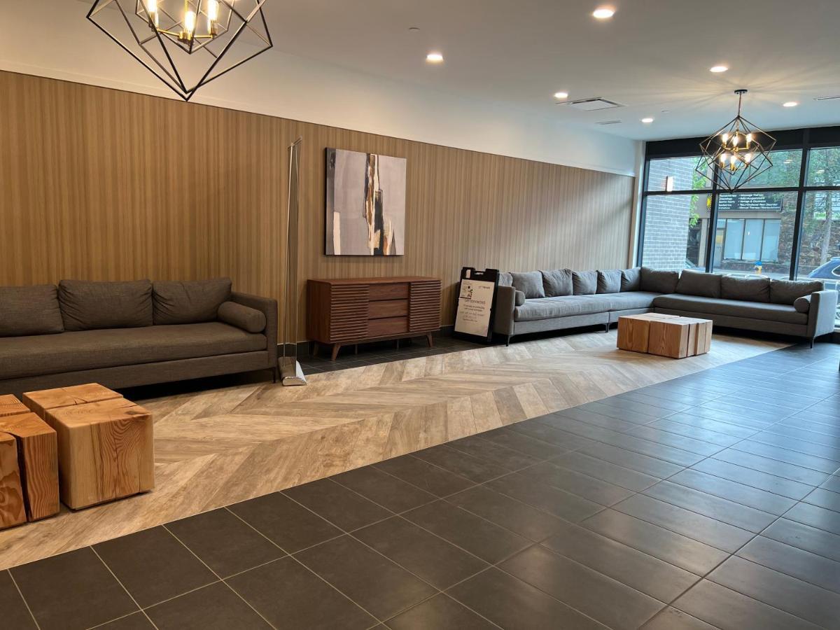 Amazing Brand New Lakeview Condo Downtown Kelowna Buitenkant foto