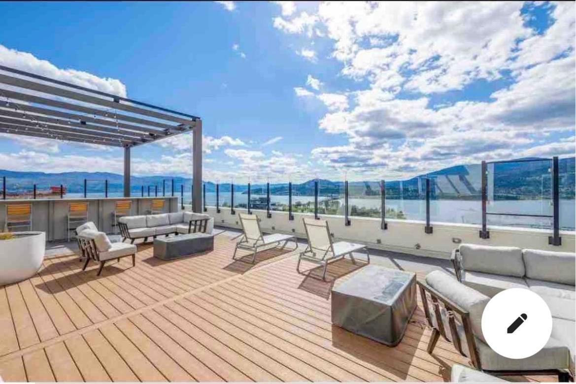 Amazing Brand New Lakeview Condo Downtown Kelowna Buitenkant foto